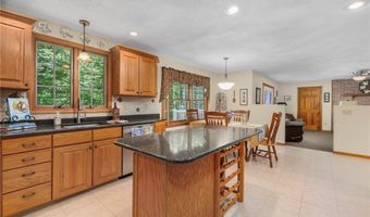 15 Secluded Dr, Narragansett, RI 02882
