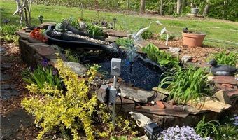 135 Ridgeland Dr, Amherst, OH 44001