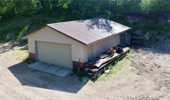 1160 Lake Dr, Big Stone City, SD 57216
