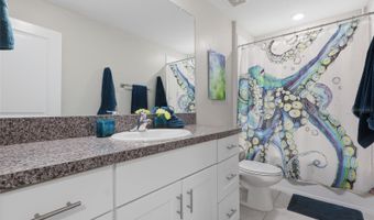 5052 WHITE CHICORY Dr, Apollo Beach, FL 33572