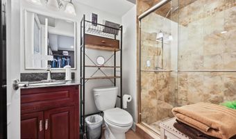 14 White Oak Ln, Aberdeen, NJ 07747