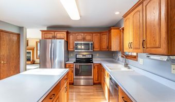 2516 Somerset Dr, Ames, IA 50010