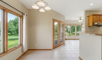 2402 Suncrest Dr, Ames, IA 50014