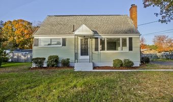 28 Florida Dr, Agawam, MA 01001