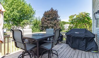 992 Neuhaven Dr, Antioch, IL 60002