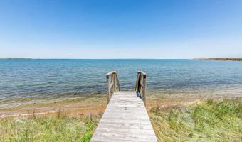 393 Cranberry Hole Rd, Amagansett, NY 11930