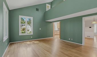 7607 MARYKNOLL Ave, Bethesda, MD 20817