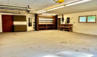 1047 Oak Dr, Altoona, WI 54720