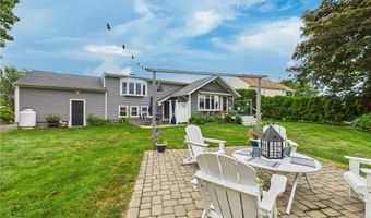 24 E Shore Rd, Narragansett, RI 02882
