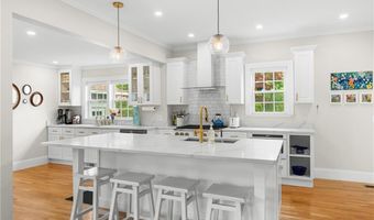 1144 Narragansett Blvd, Cranston, RI 02905