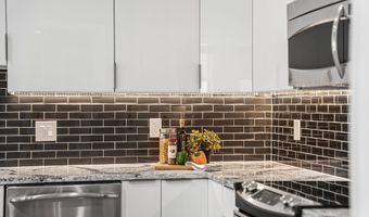 1016 WAYNE St 1007, Arlington, VA 22204