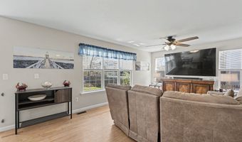 8 Avalon Ave, Barnegat, NJ 08005