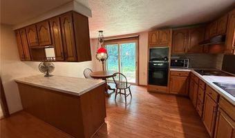 6400 Juniper Dr, Amherst, OH 44001