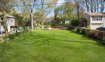 7 Winterberry Rd, Narragansett, RI 02882