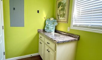 765 Max Deen Dr, Baxley, GA 31513