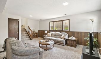 1210 S Douglas Ave, Arlington Heights, IL 60005