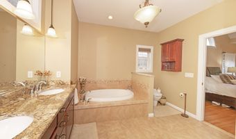 121 Sea Green Dr 121, Berlin, CT 06037