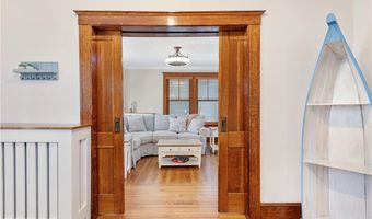 8 Bush St, Newport, RI 02840