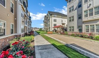 17181 SW SNOWDALE St 105, Beaverton, OR 97007