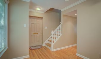 514 S HENRY St, Alexandria, VA 22314
