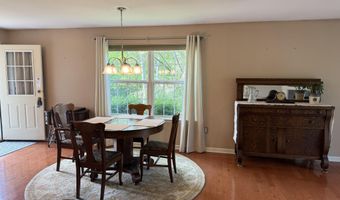 35 Governor Cir, Albany, NY 12208