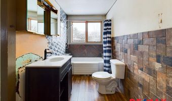 214 Yellowstone Ave, Cody, WY 82414