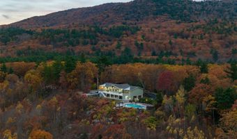 141 Lakewood Dr, Alton, NH 03810