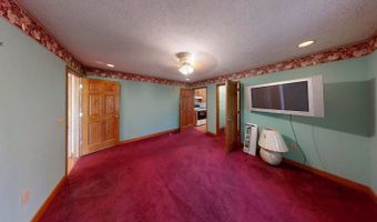 136 Lock Ln, Alum Creek, WV 25003