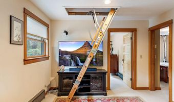 2245 Colestin Rd, Ashland, OR 97520