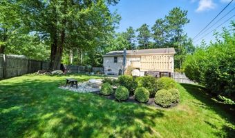 30 Lakeshore Dr, Alloway, NJ 07422