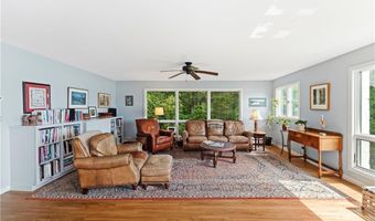 106 Lauri Dr, Charlestown, RI 02813