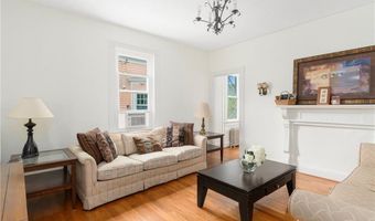 53 Warner St, Newport, RI 02840