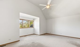 546 N 4th Ave, Addison, IL 60101