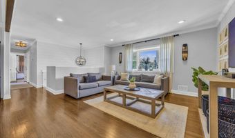 10 Linda Cir, Aberdeen, NJ 07747