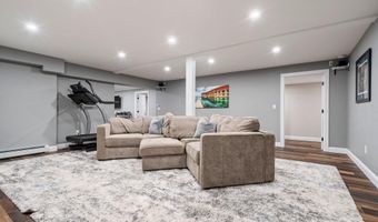 271 Red Gate Ln, Acton, ME 04001