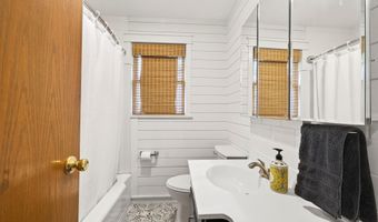 738 Sunset Dr, Bloomfield, IN 47424