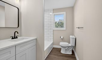 305 W 4TH Ave, Barrington, NJ 08007