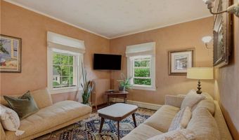 30 Boulevard, Middletown, RI 02842