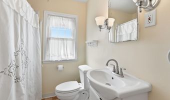 1002 Cedar St, Alexandria, MN 56308