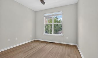 43845 CENTERGATE Dr, Ashburn, VA 20148