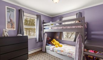 72 Louise St, Auburn, ME 04210