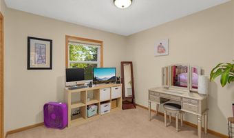 846 Jonathan Dr, Apple Valley, MN 55124