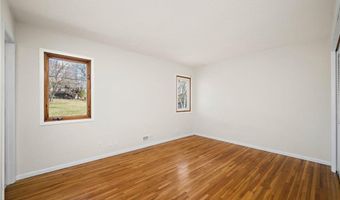 953 Redwood Dr, Apple Valley, MN 55124