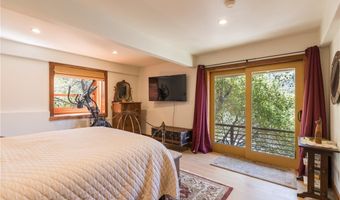 2106 Lakeshore Dr, Agoura Hills, CA 91301
