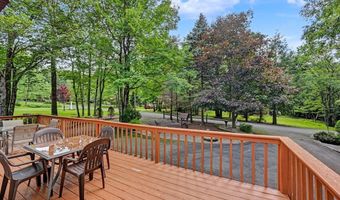 160 Ginsburg Cir, Albrightsville, PA 18210