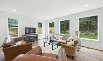 5604 CLERMONT Dr, Alexandria, VA 22310