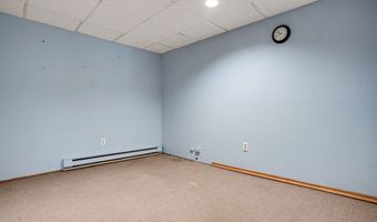 13 Governors Ln, Bethel, CT 06801