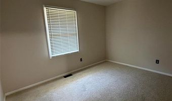 537 Treetop Village Dr, Ballwin, MO 63021