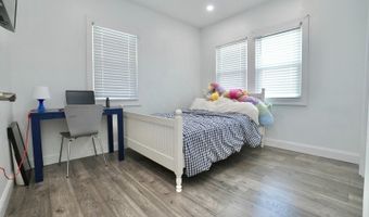 26 Oneil St, Bergenfield, NJ 07621