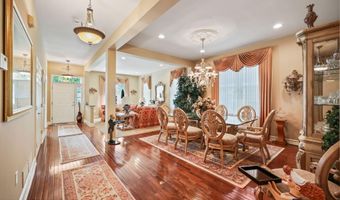28 Pond View Cir, Barnegat, NJ 08005